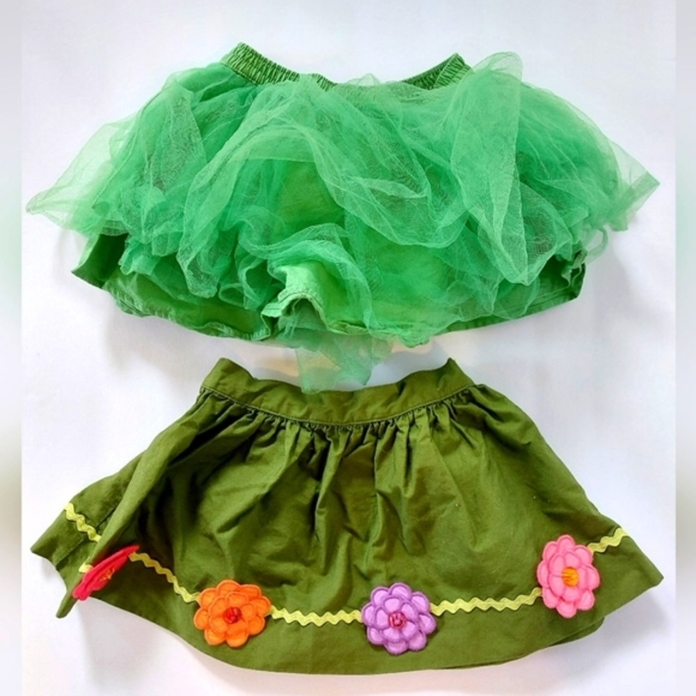 Set of‎ 2 Green Skirts Gymboree size 12-18 months